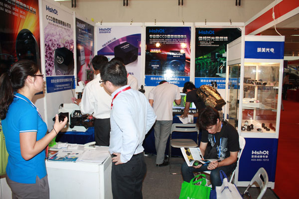 明美光電參加2013北京科儀展現(xiàn)場圖片